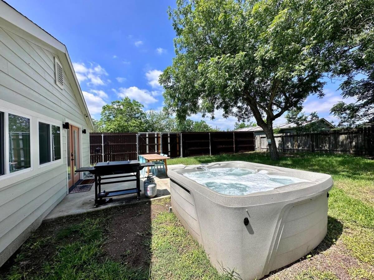 2 Kings Hot Tub Modern Cottage Hill Country Blanco Eksteriør billede
